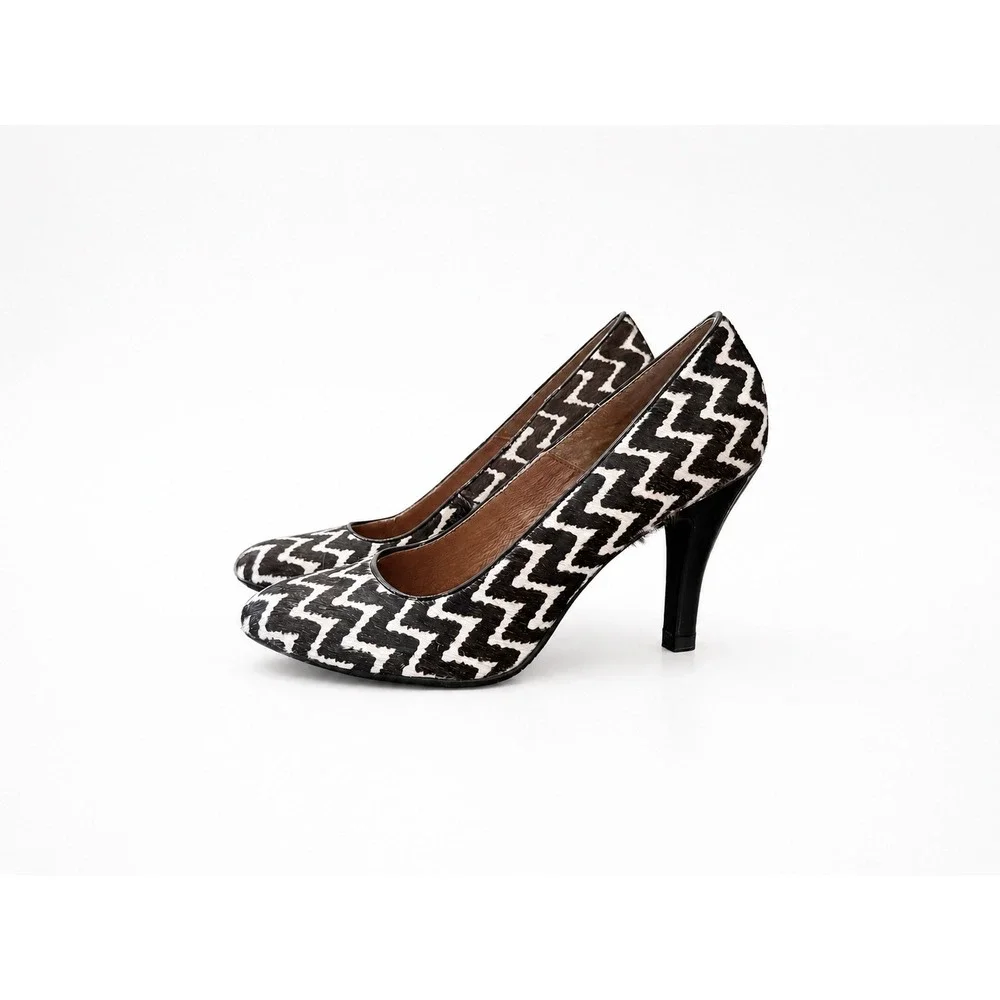 Sofft Chevron Print Calf Hair Leather Heels Pumps Women's Size 6.5M Black White